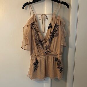 Express Womens Beige Floral Embroidered Mesh Layered Cold Shoulder Blouse Mediu